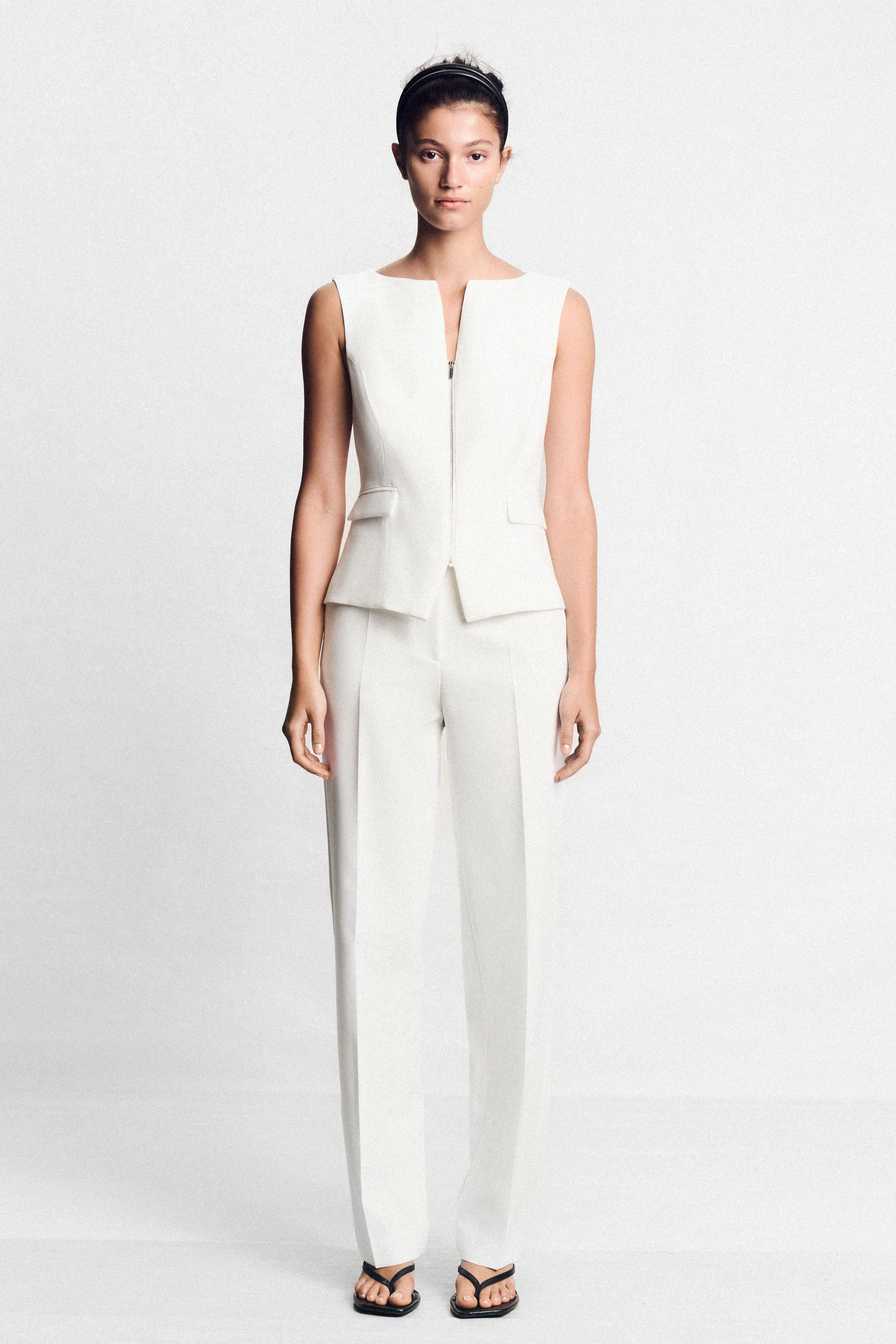 ZIP-UP BOAT NECK VEST